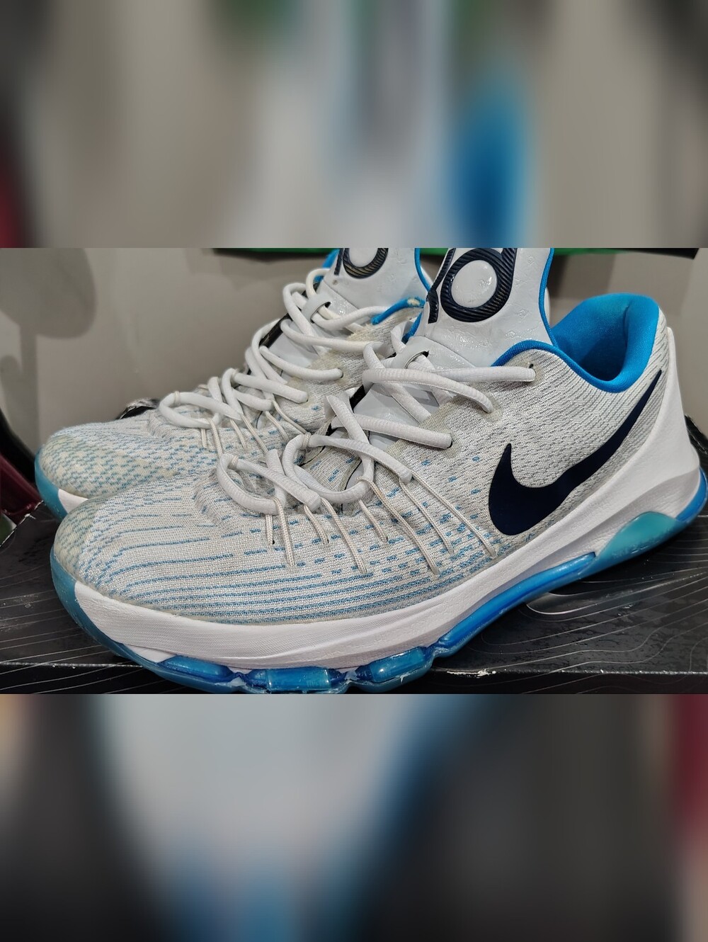 Nike Men’s White & Blue Basketball Shoes